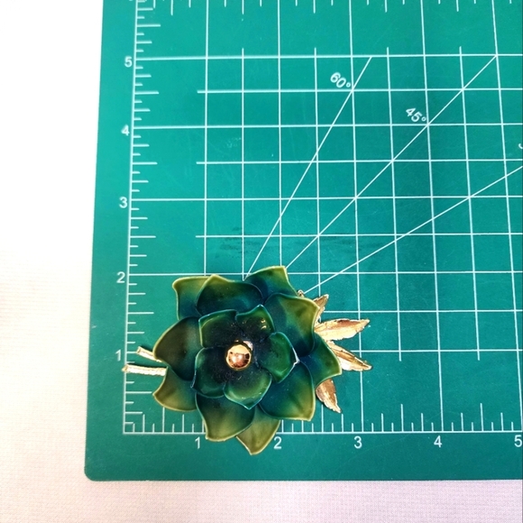 Vintage Coro Green Blue And Yellow Floral Brooch with Gold Stem Cener And Leaves - Picture 9 of 9
